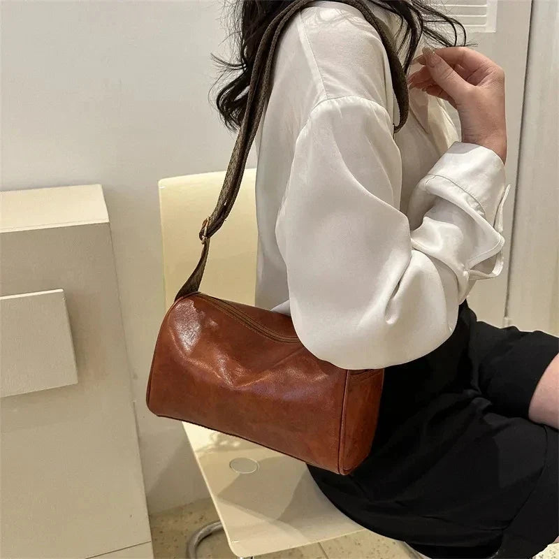 Boston Handbag in Chic Vintage PU Leather | Trendy Crossbody Bag
